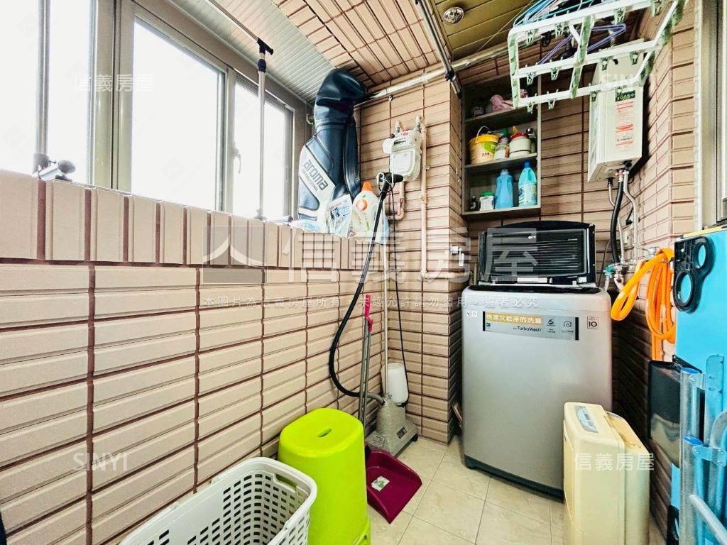 捷運精緻高樓三房車位房屋室內格局與周邊環境