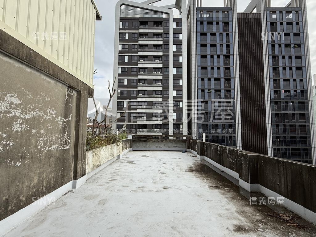 高雄火車站七賢正路店透房屋室內格局與周邊環境