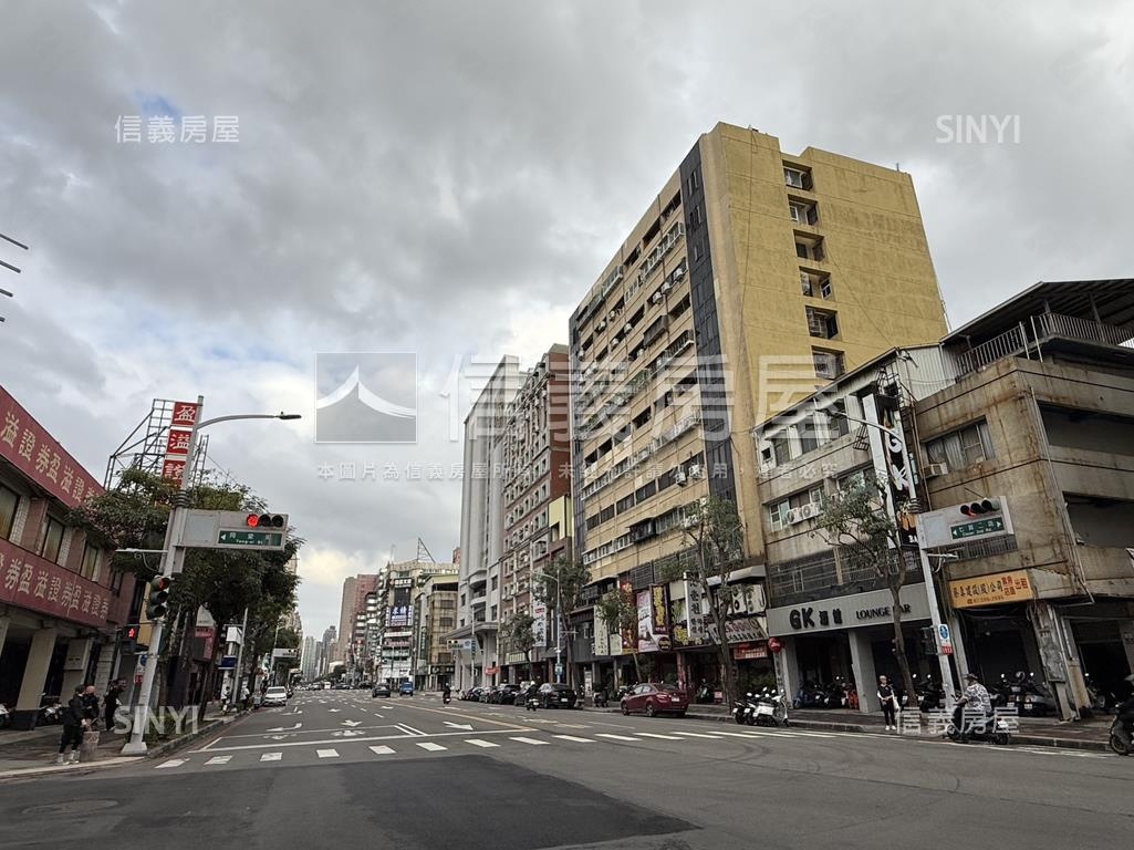 高雄火車站七賢正路店透房屋室內格局與周邊環境