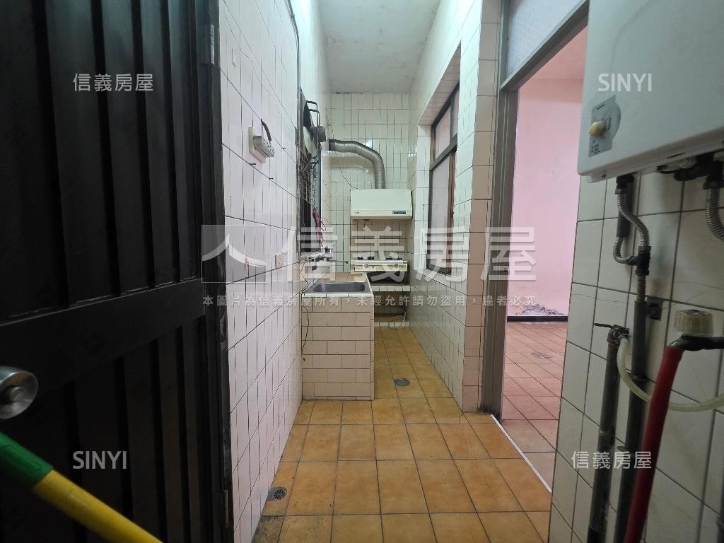 約５米２面寬臨路別墅房屋室內格局與周邊環境