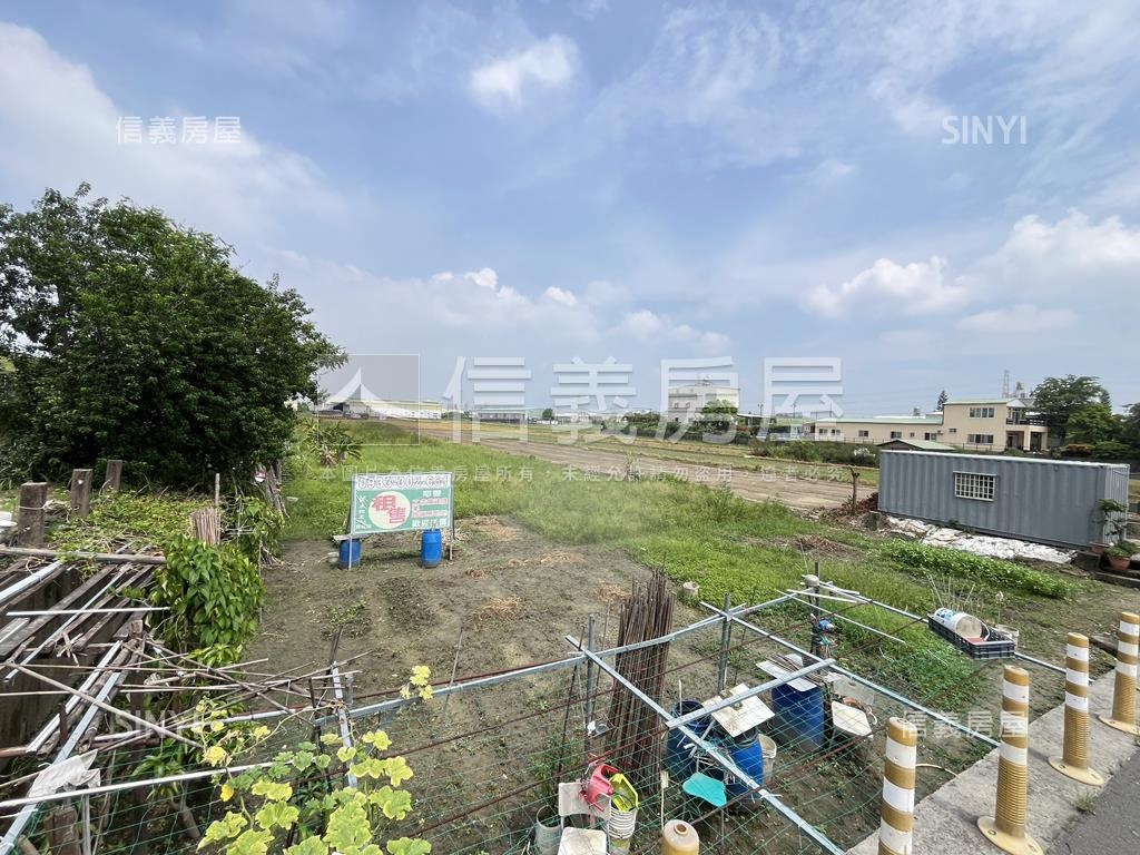 鳥松臨路３３８坪開心農場房屋室內格局與周邊環境