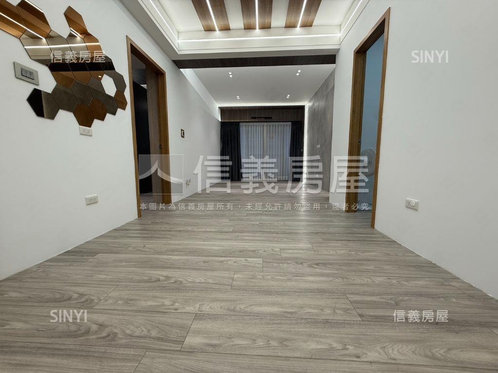 雙捷運裝潢美三房加一室房屋室內格局與周邊環境