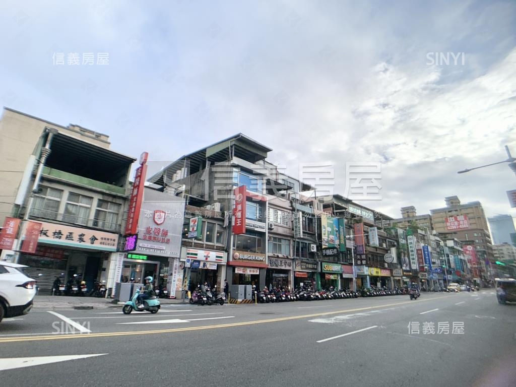 凱旋門傳家店面貳房屋室內格局與周邊環境