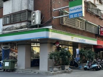 專任連鎖超商投報佳金角店