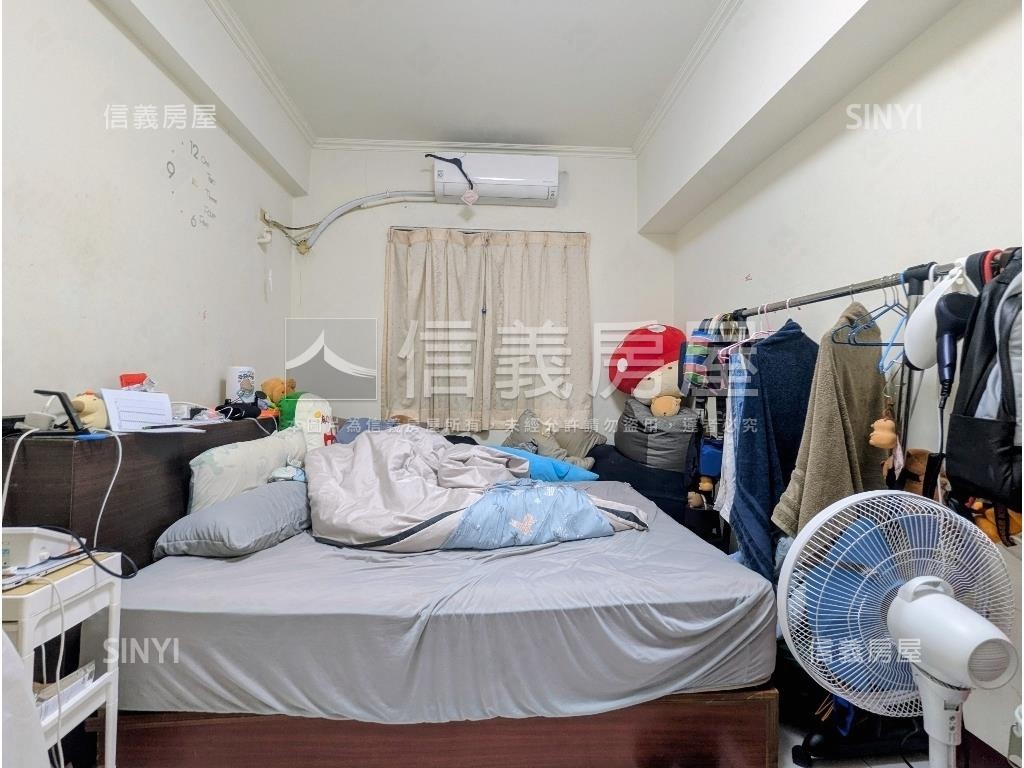 近加工區三房車位房屋室內格局與周邊環境