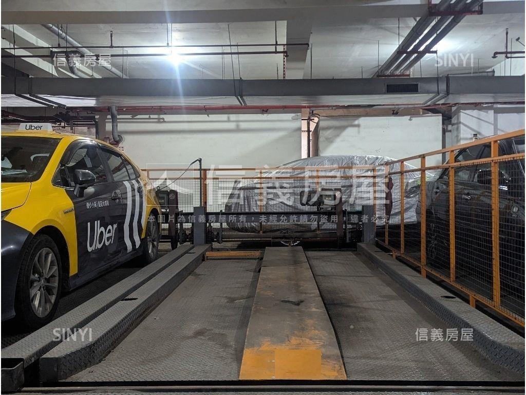 近加工區三房車位房屋室內格局與周邊環境