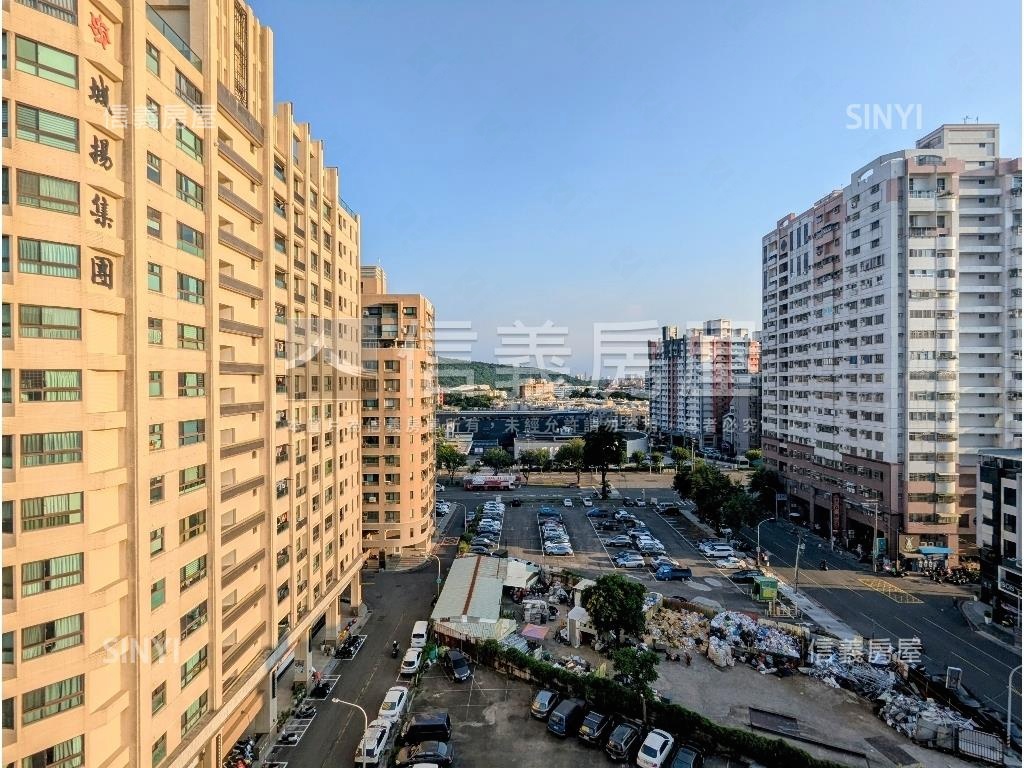 近加工區三房車位房屋室內格局與周邊環境