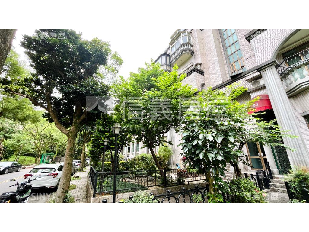 瓏山林陽光庭院下疊房屋室內格局與周邊環境