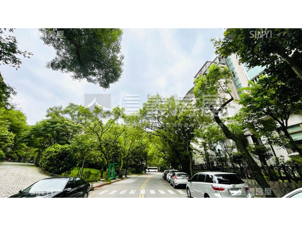 瓏山林陽光庭院下疊房屋室內格局與周邊環境