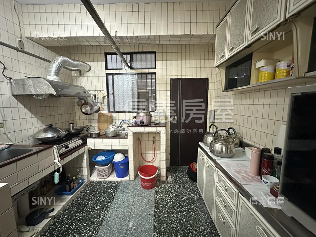 亞東旁仁愛稀有透天厝房屋室內格局與周邊環境