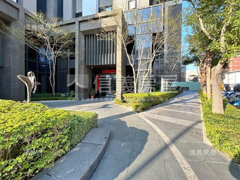 總太拾光次頂樓三房雙平車房屋室內格局與周邊環境