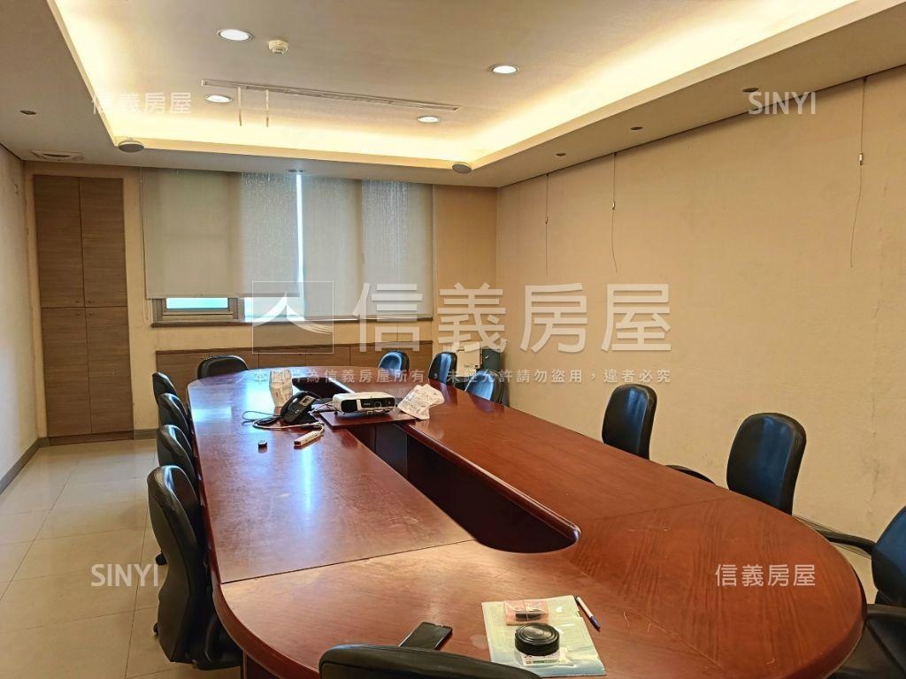 全球工業總部廠辦房屋室內格局與周邊環境
