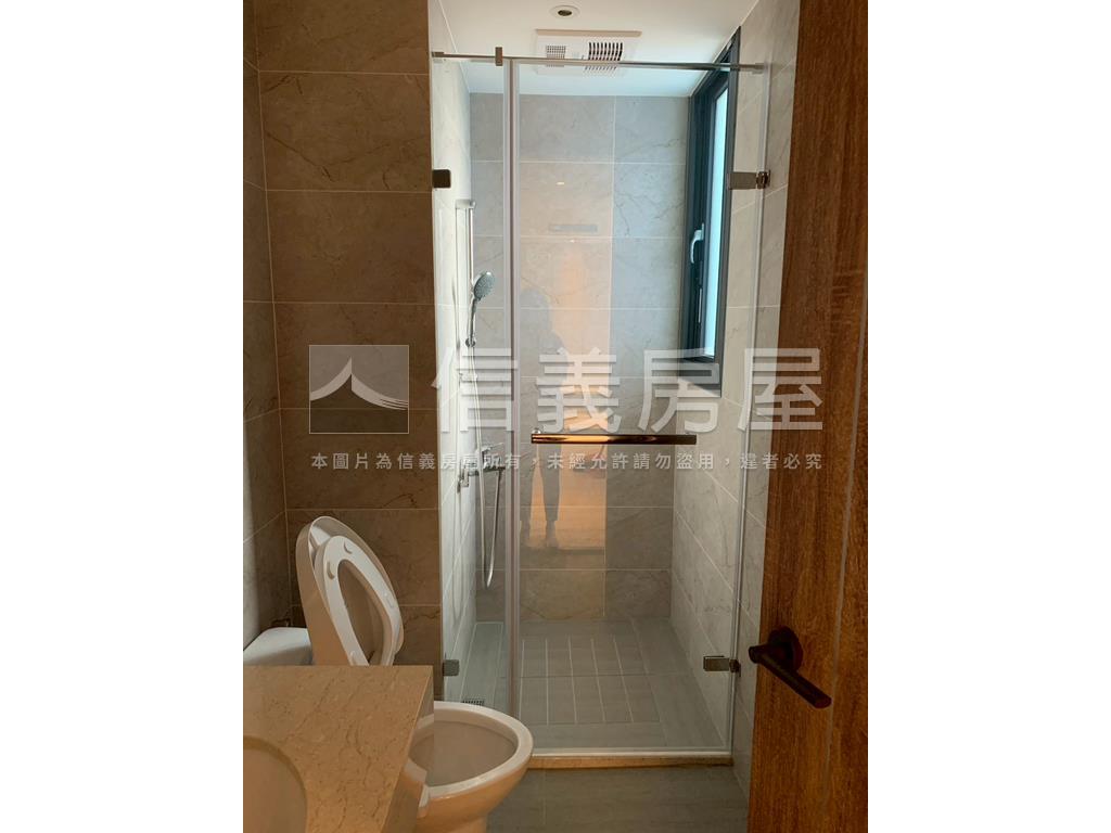 一中樂敘次頂樓精裝戶房屋室內格局與周邊環境