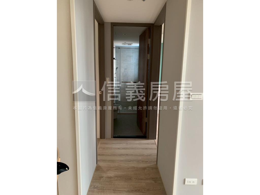 一中樂敘次頂樓精裝戶房屋室內格局與周邊環境