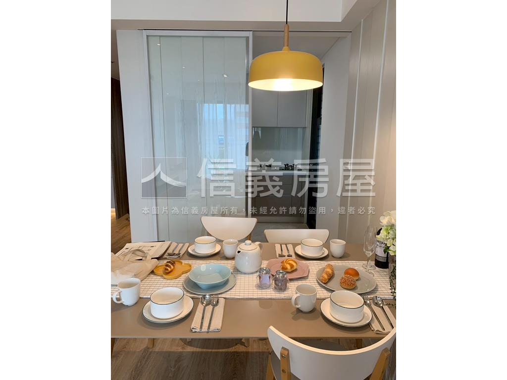 一中樂敘次頂樓精裝戶房屋室內格局與周邊環境