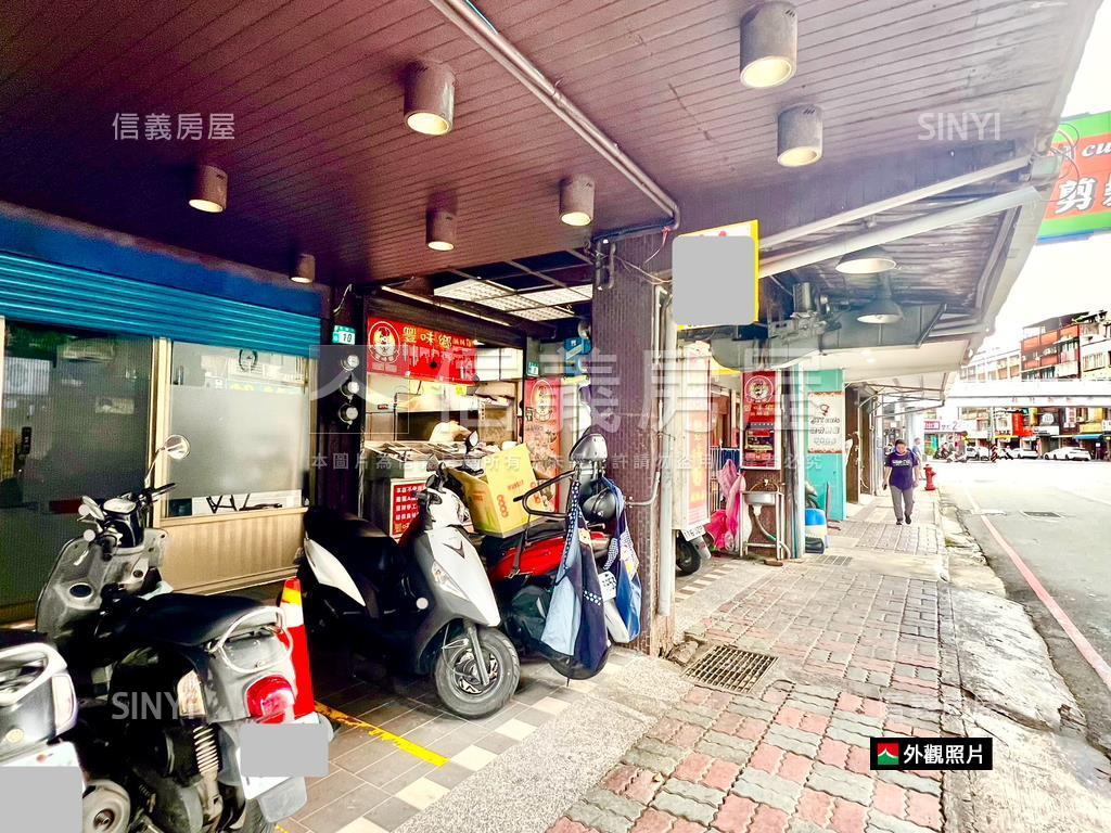 捷運賣場大馬路金店面房屋室內格局與周邊環境