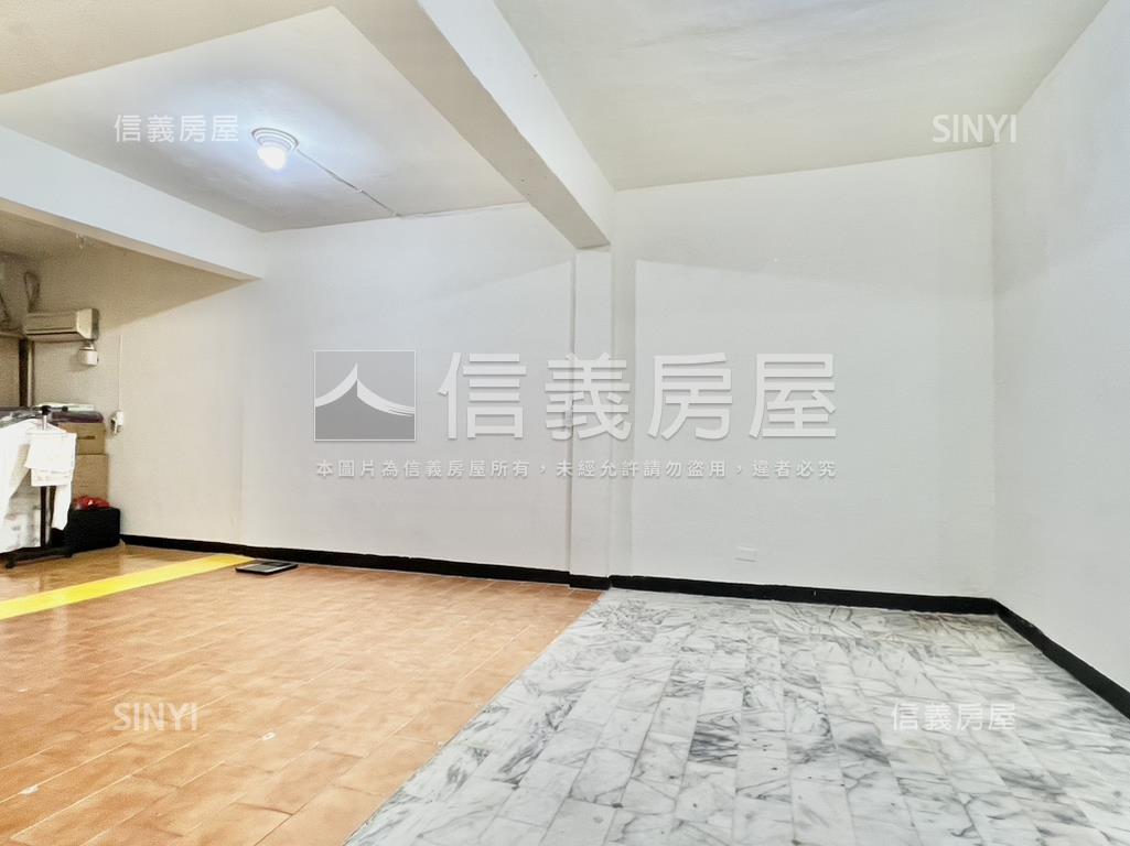 捷運賣場大馬路金店面房屋室內格局與周邊環境