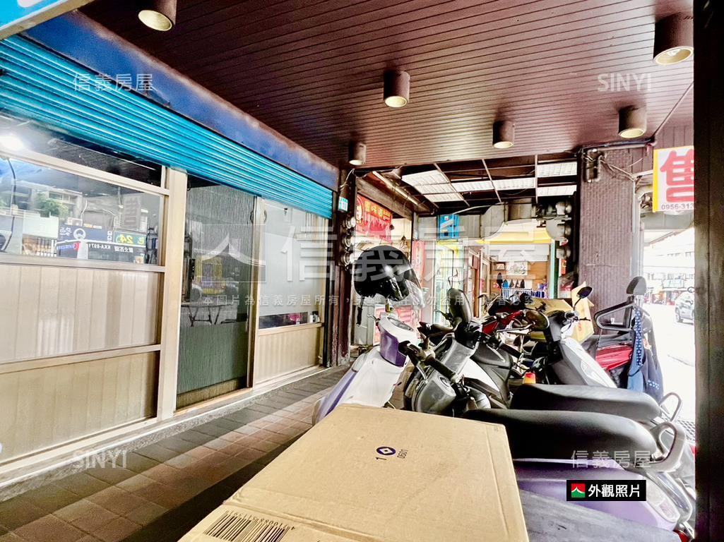 捷運賣場大馬路金店面房屋室內格局與周邊環境