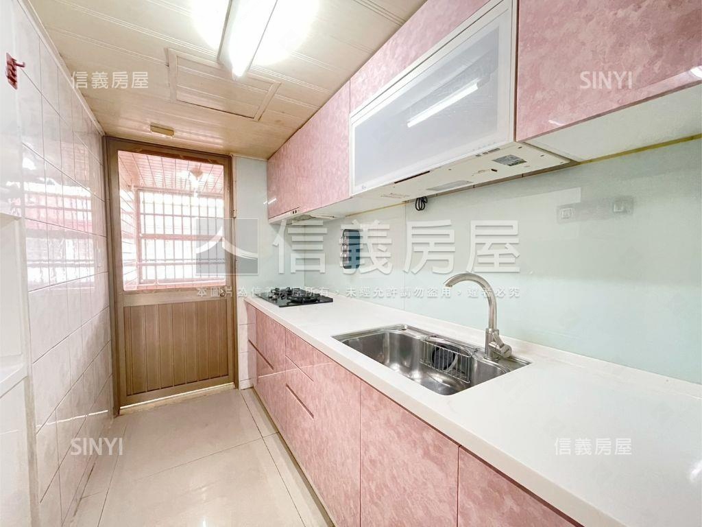 近台中未來巨蛋三房附車位房屋室內格局與周邊環境