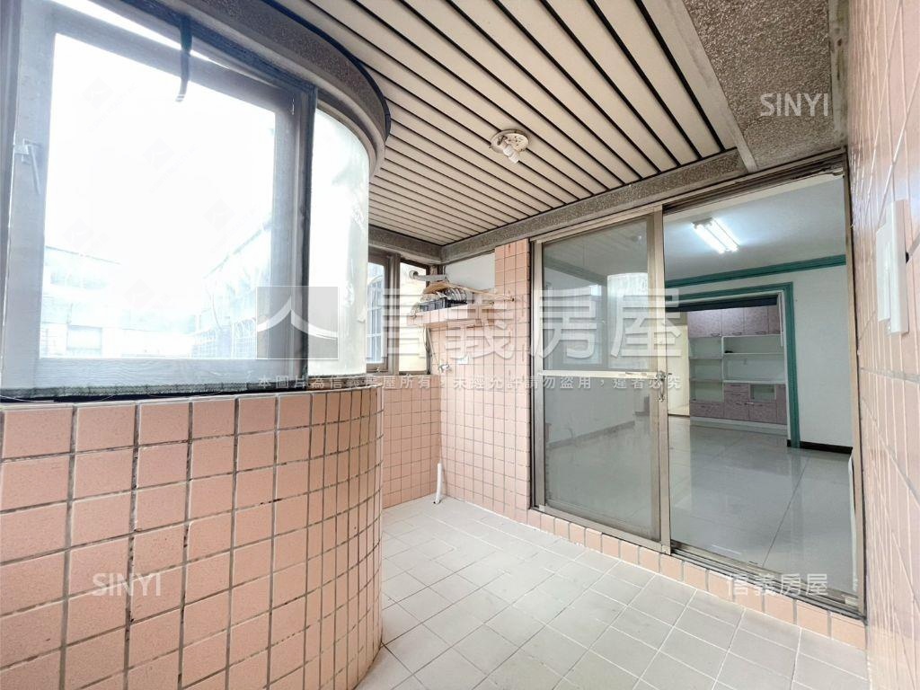 近台中未來巨蛋三房附車位房屋室內格局與周邊環境