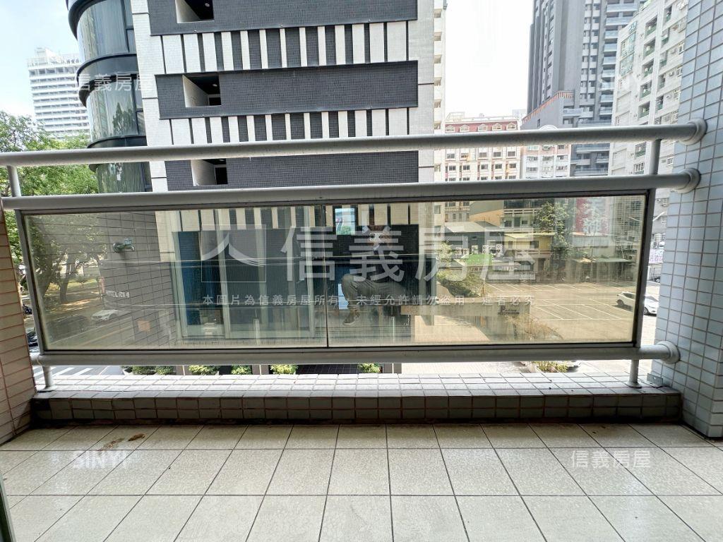 巨蛋核心★捷運誠品三房房屋室內格局與周邊環境