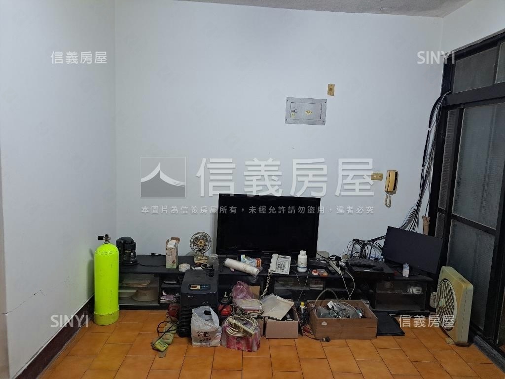 秀朗路黃金住店１，２樓房屋室內格局與周邊環境