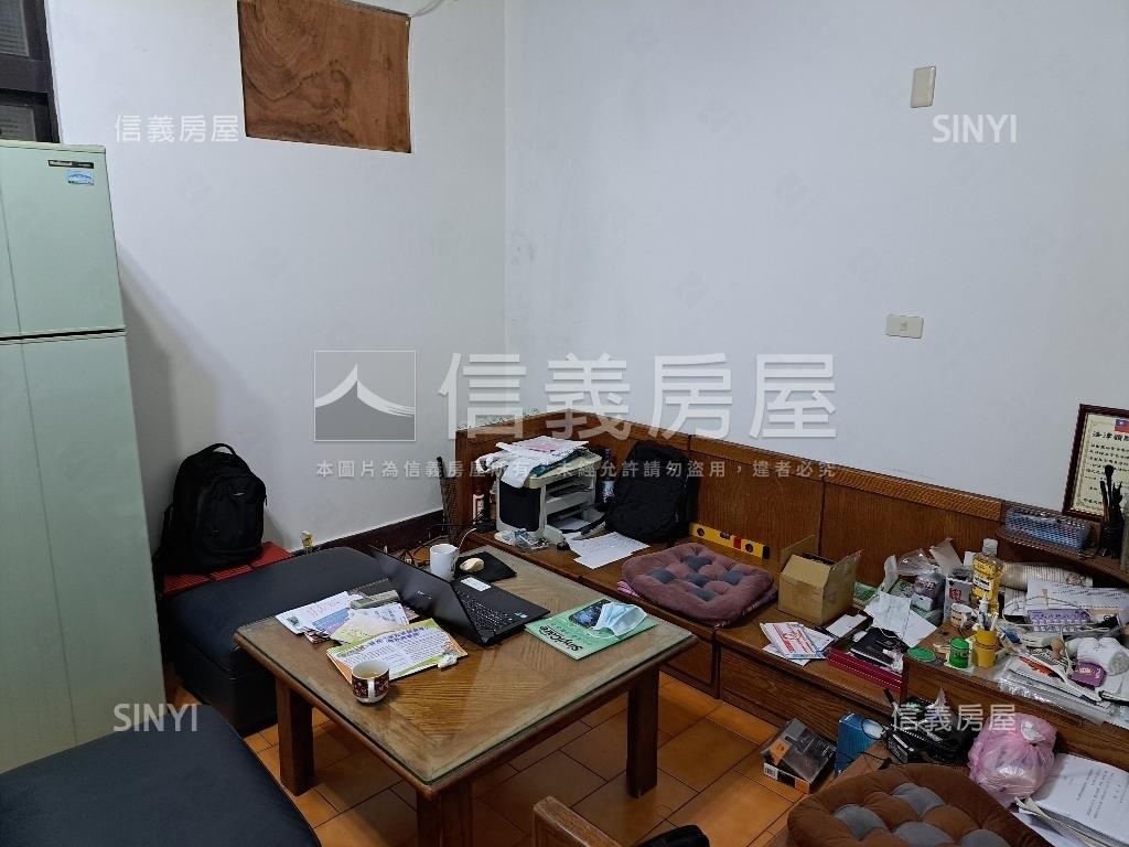 秀朗路黃金住店１，２樓房屋室內格局與周邊環境