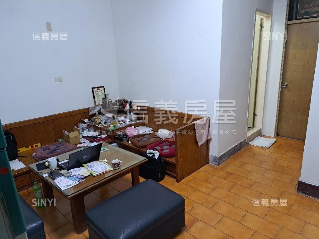 秀朗路黃金住店１，２樓房屋室內格局與周邊環境