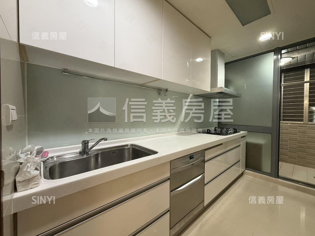 ＳＯＧＯ大安尊群豪邸房屋室內格局與周邊環境