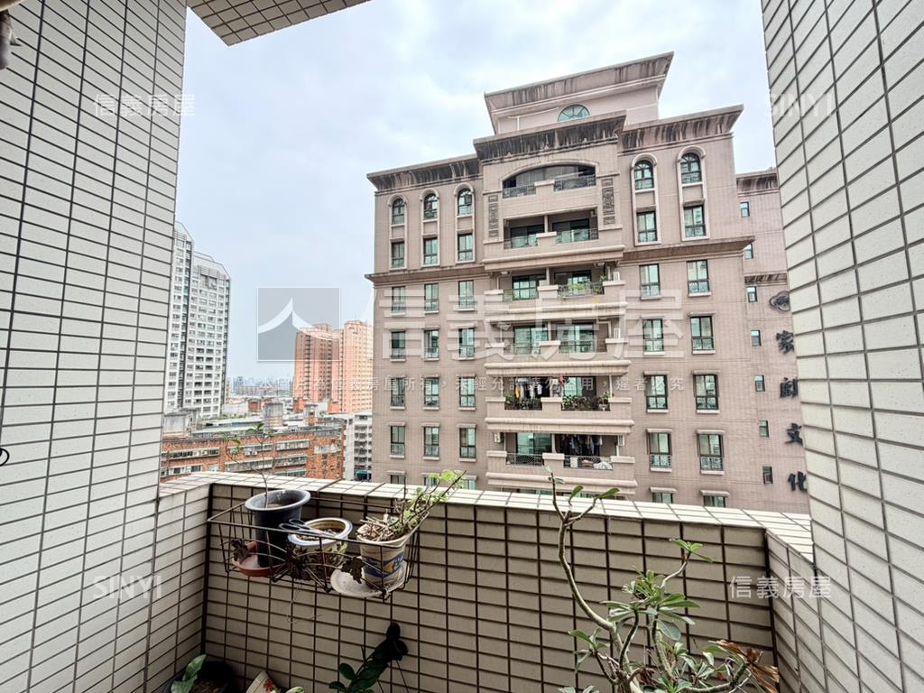 昇陽天廈。採光３房車位房屋室內格局與周邊環境