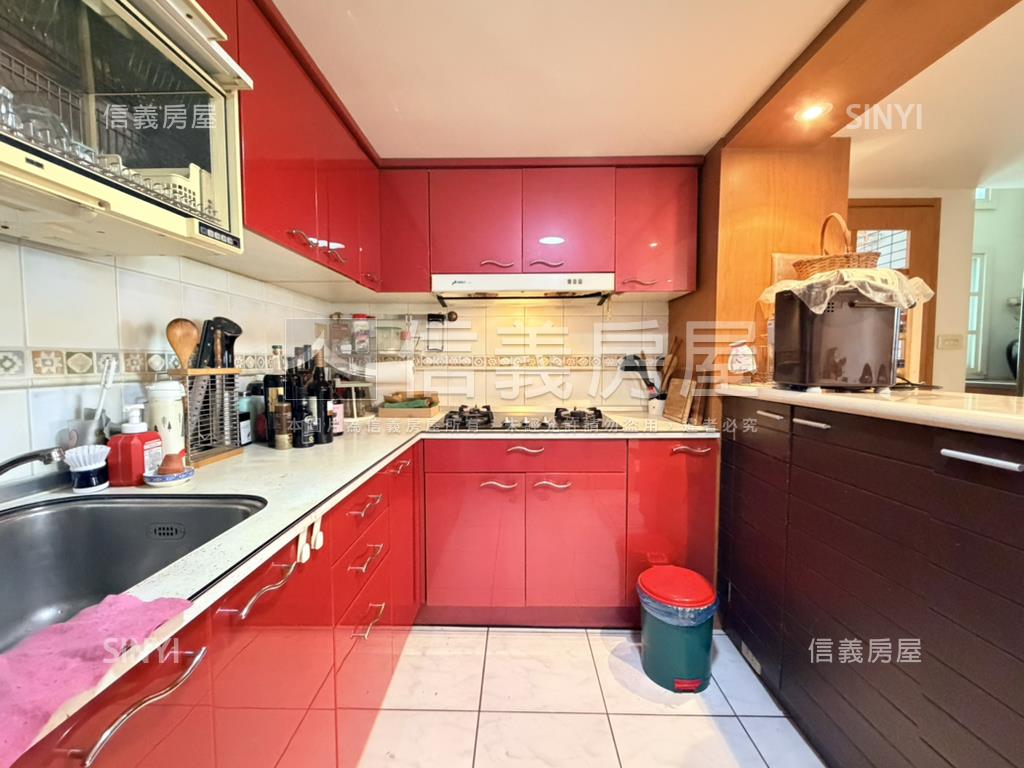 昇陽天廈。採光３房車位房屋室內格局與周邊環境