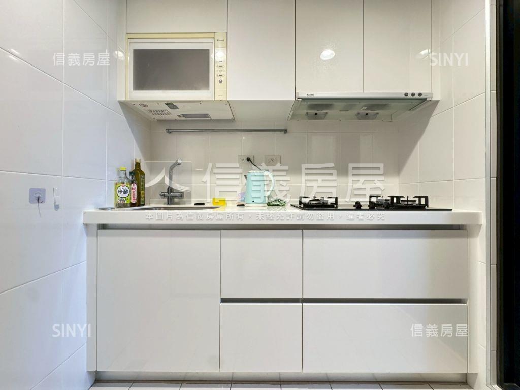 海洋都心二看山景精裝３房房屋室內格局與周邊環境