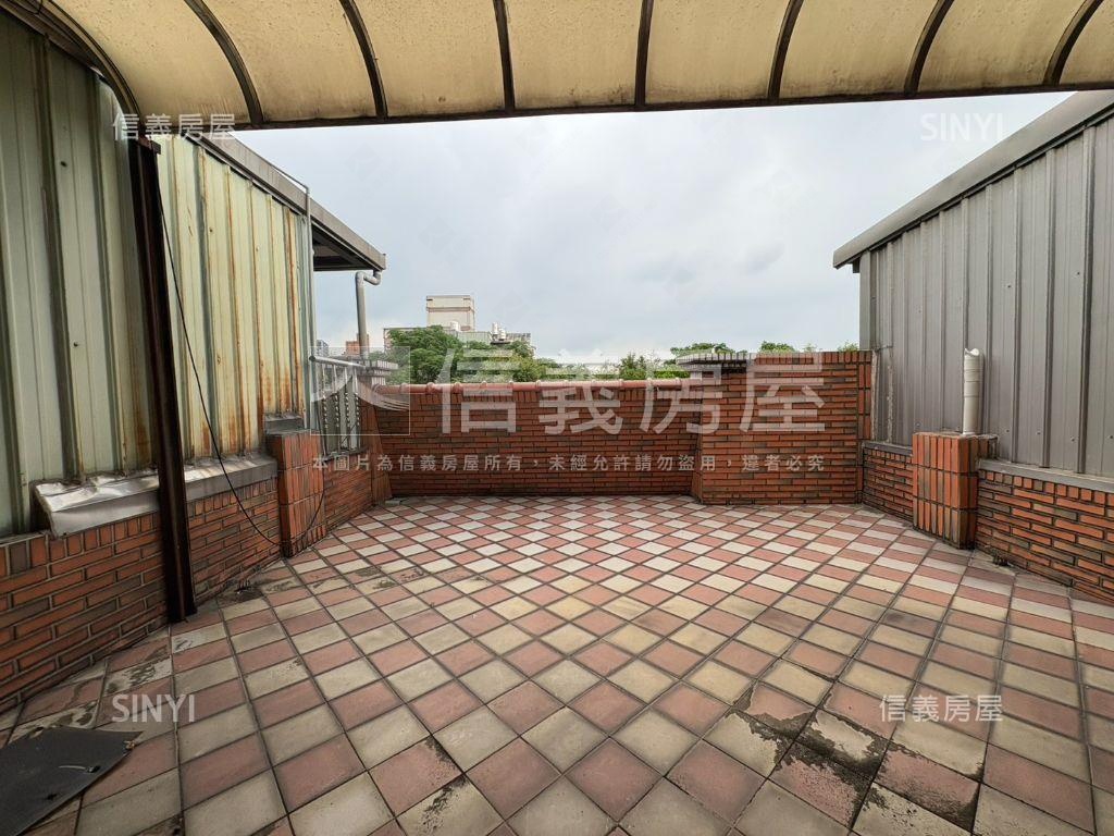 稀有前院停車別墅房屋室內格局與周邊環境