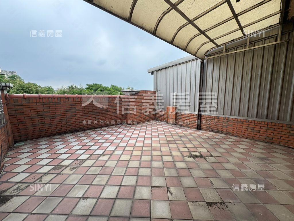 稀有前院停車別墅房屋室內格局與周邊環境