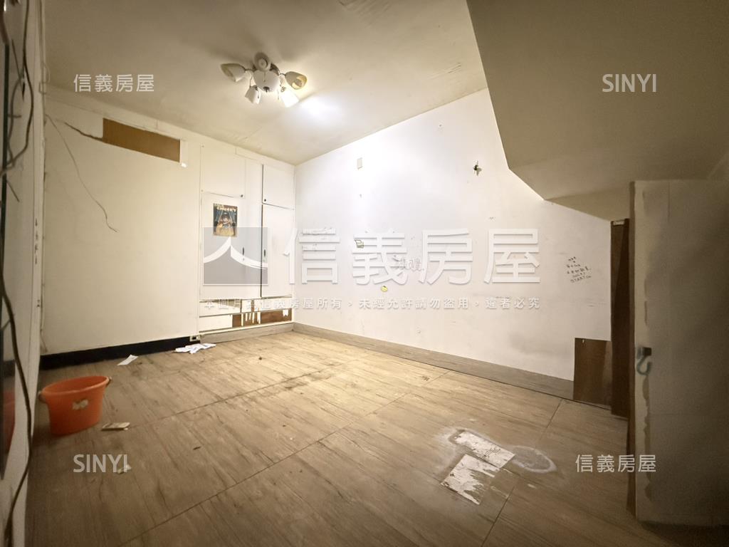 正西大路黃金透店房屋室內格局與周邊環境