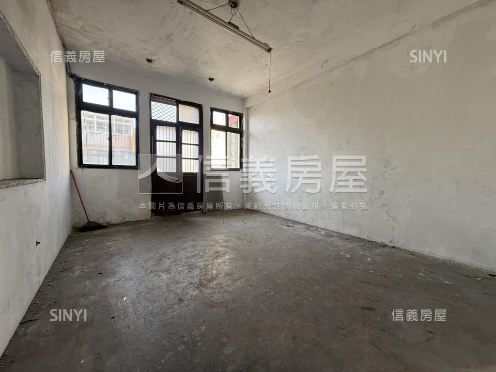 正西大路黃金透店房屋室內格局與周邊環境