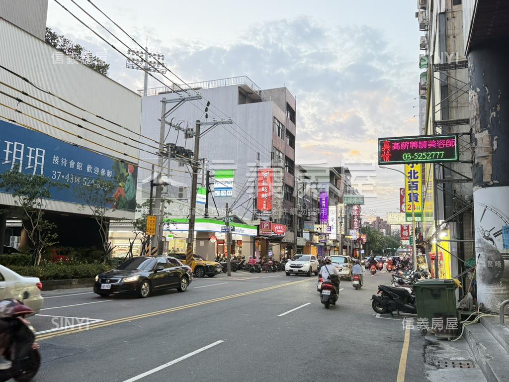 正西大路黃金透店房屋室內格局與周邊環境