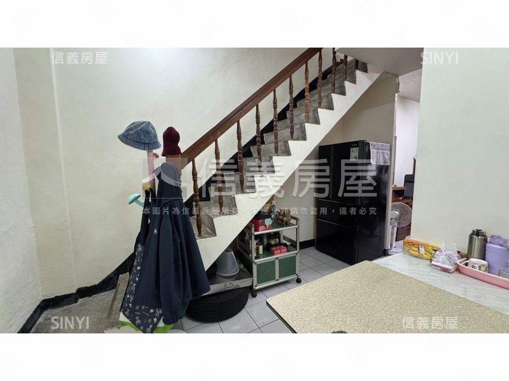 近１４期豐樂路美整理透天房屋室內格局與周邊環境