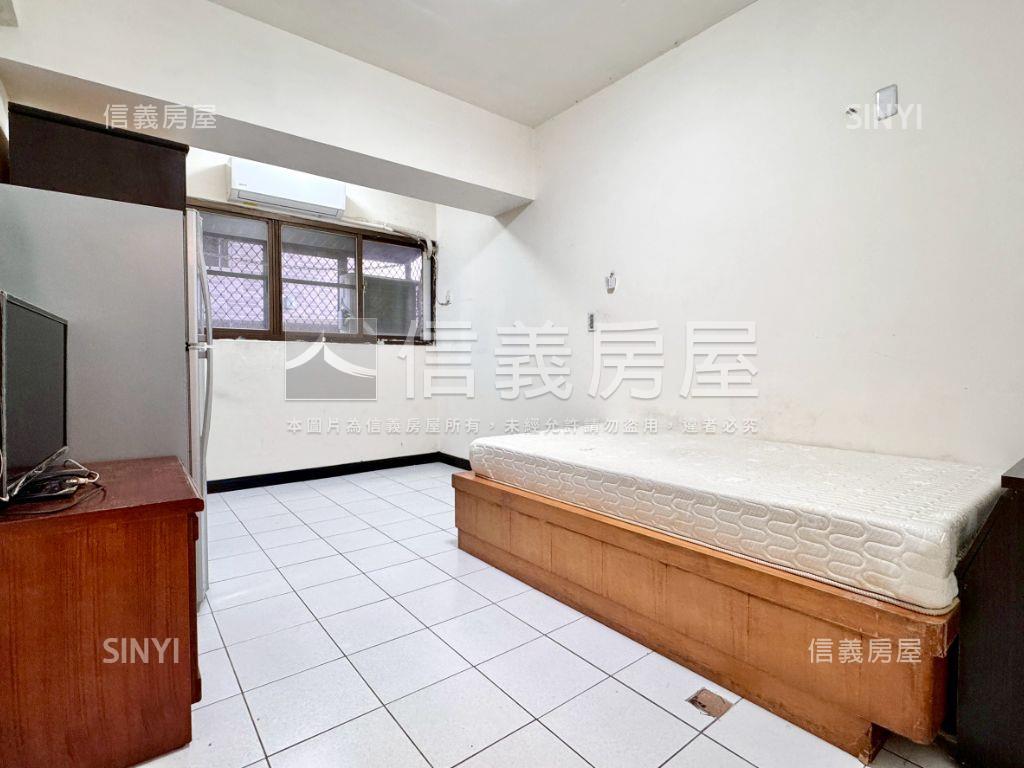 嘉年華優質套房房屋室內格局與周邊環境