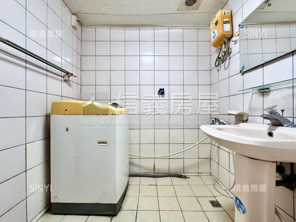 嘉年華優質套房房屋室內格局與周邊環境