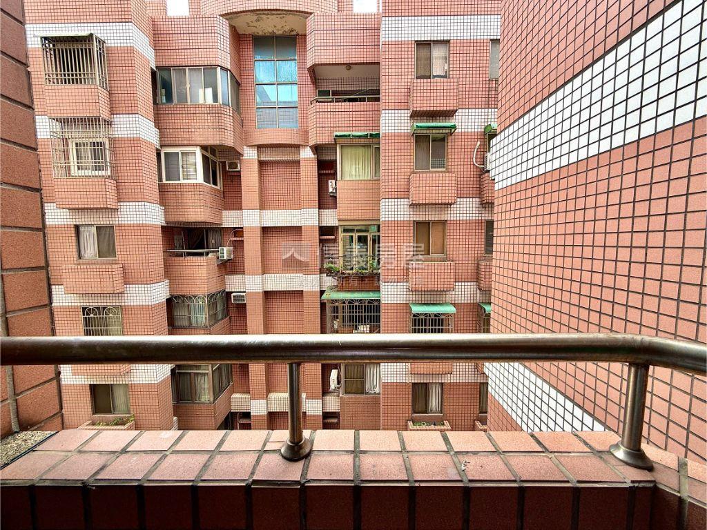 近水樓台高樓套房房屋室內格局與周邊環境