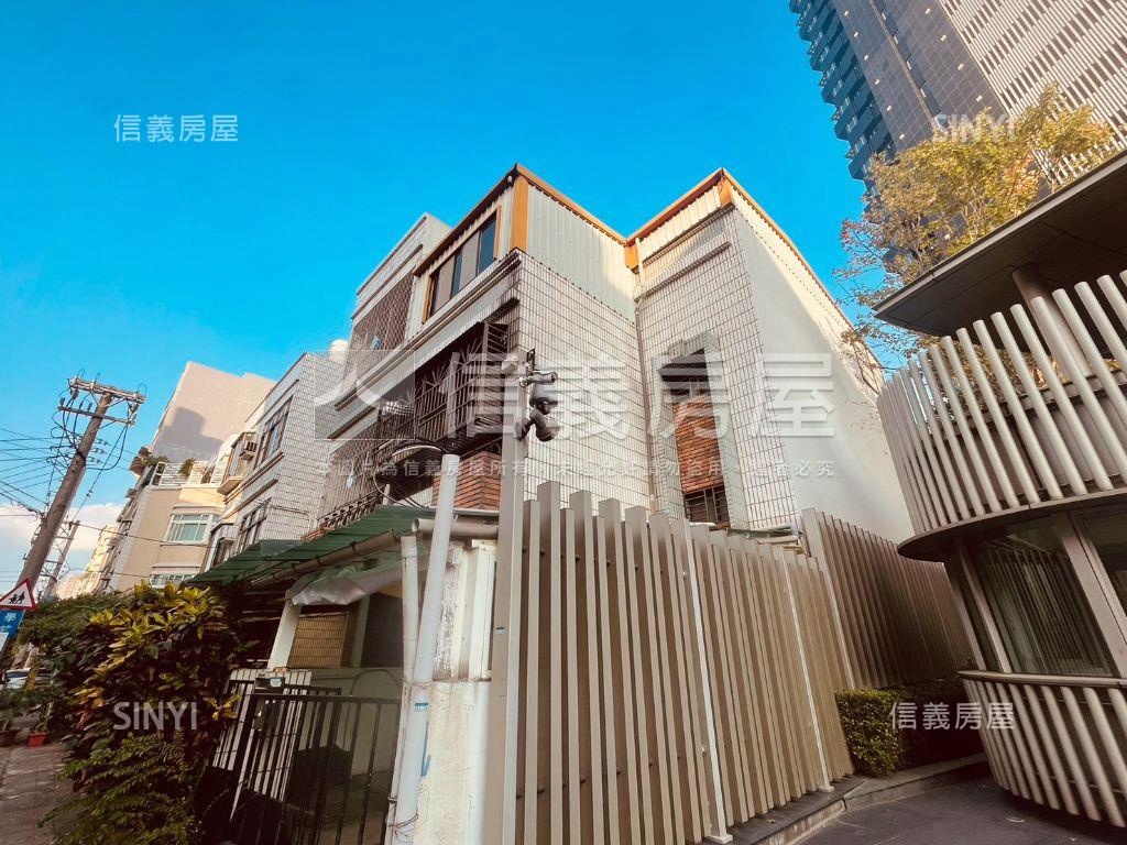龍山靜心湖邊間大面寬透天房屋室內格局與周邊環境