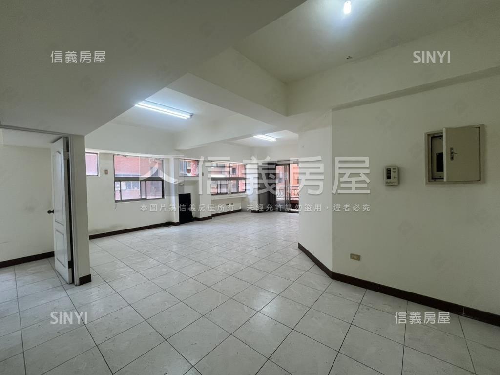 義享好市多三房車位房屋室內格局與周邊環境