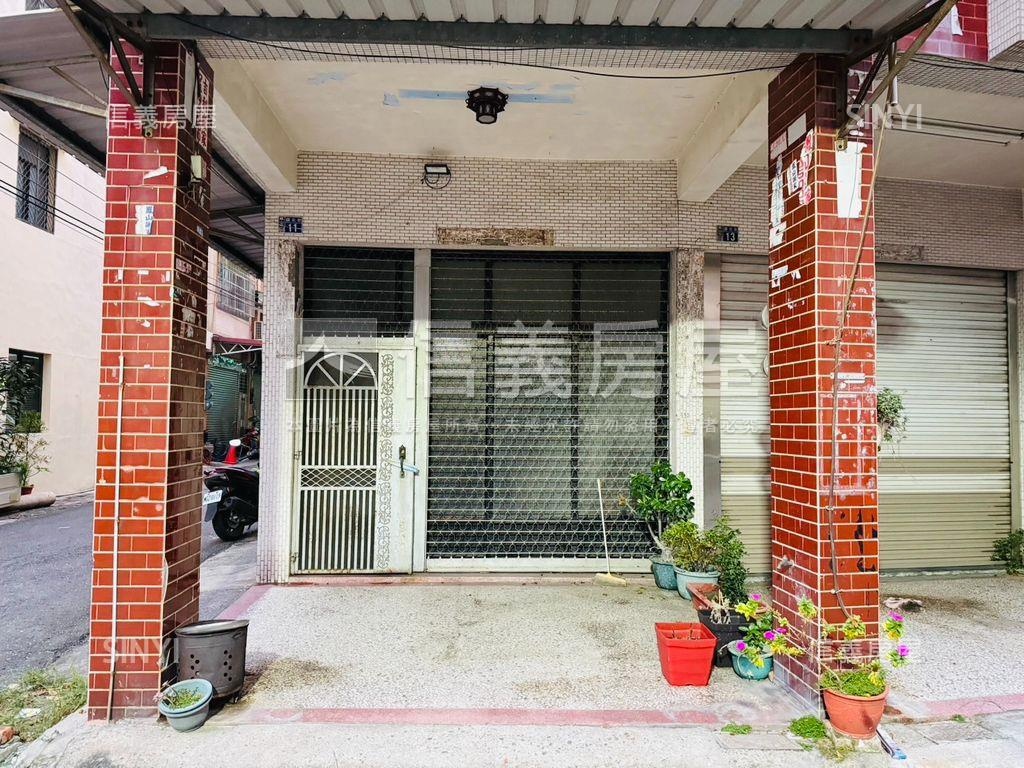 鳳山正街邊間採光稀有透天房屋室內格局與周邊環境