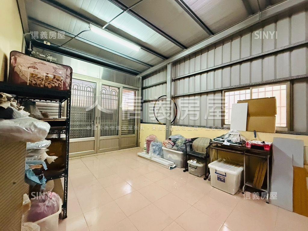 鳳山正街邊間採光稀有透天房屋室內格局與周邊環境