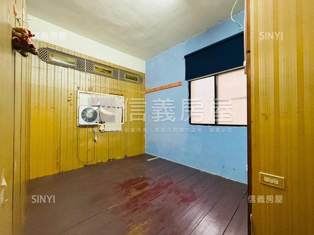 鳳山正街邊間採光稀有透天房屋室內格局與周邊環境