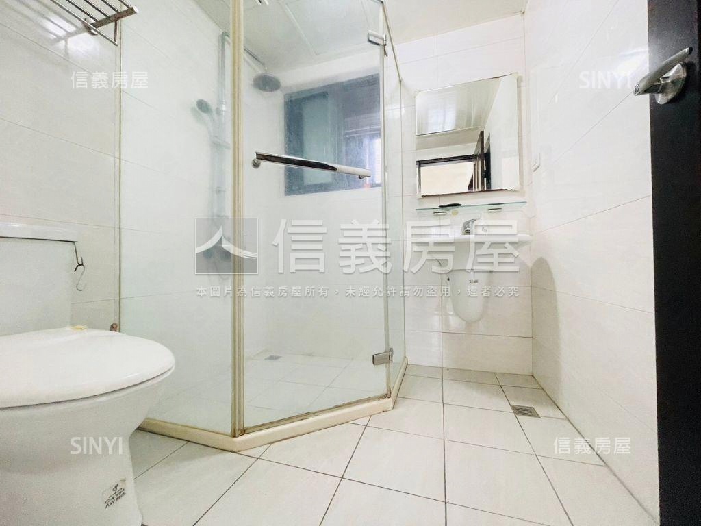 河美御景景觀四房車位房屋室內格局與周邊環境