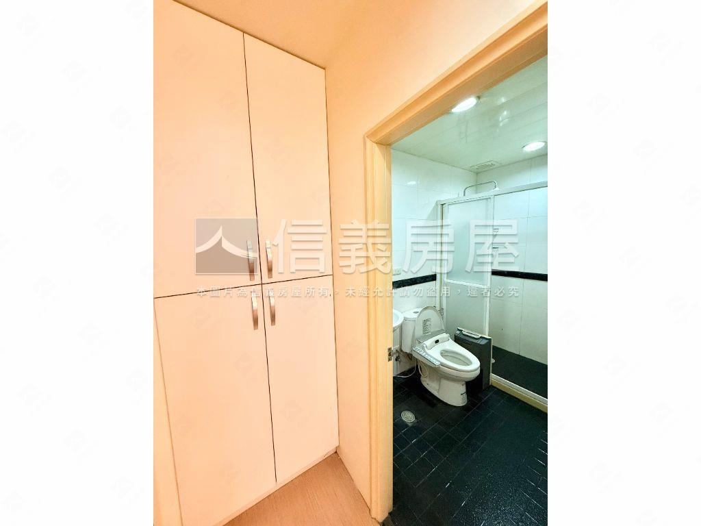 近北醫好停車邊間一樓房屋室內格局與周邊環境