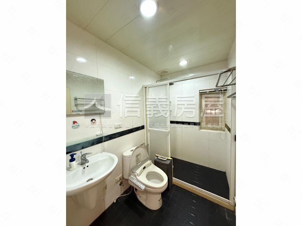 近北醫好停車邊間一樓房屋室內格局與周邊環境