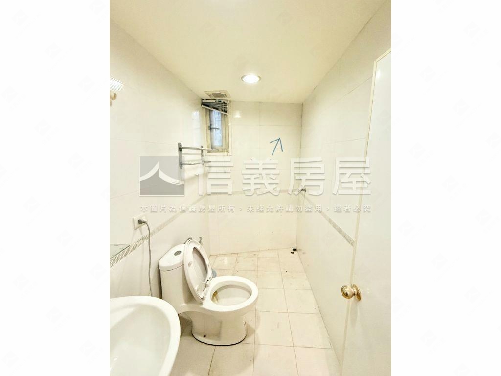 近北醫好停車邊間一樓房屋室內格局與周邊環境